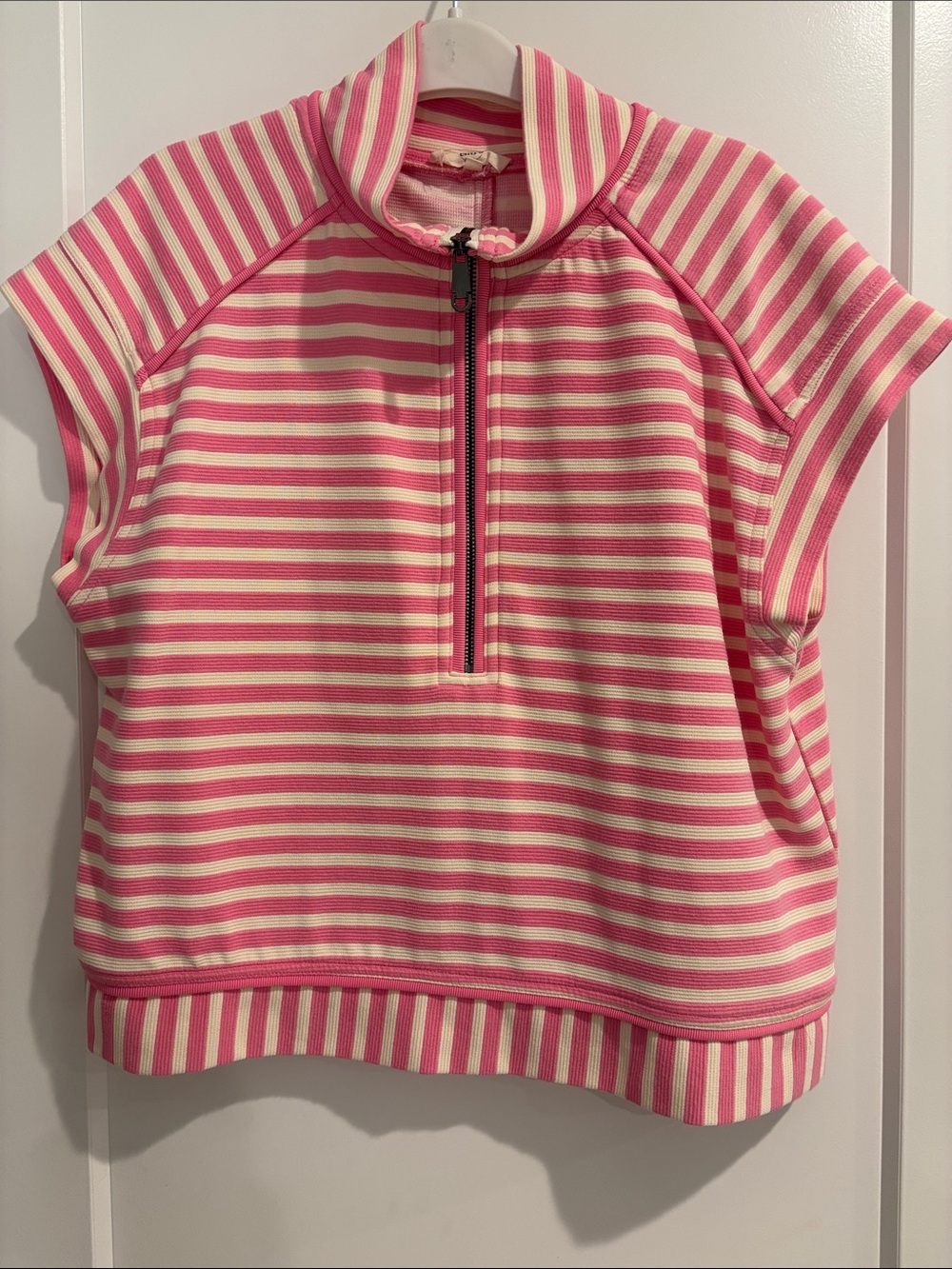 Entro Women’s Sleeveless Striped Shirt Large